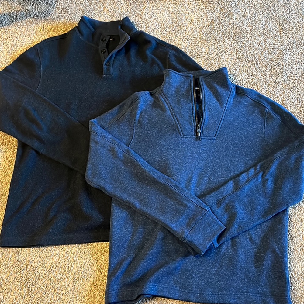 Excellent preowned condition. Made by Banana Republic in a size large.